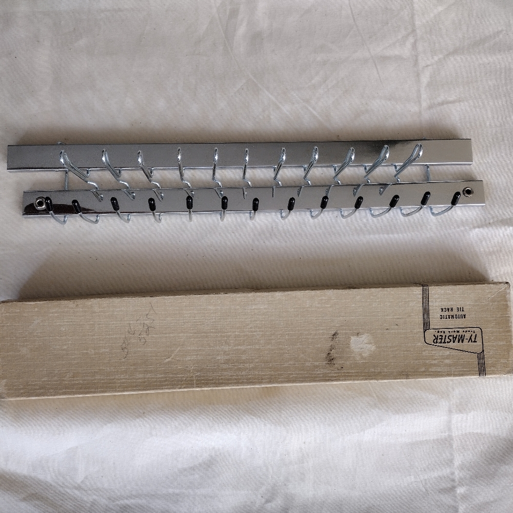 Vintage TY-Master automatic tie rack Chrome necktie holder